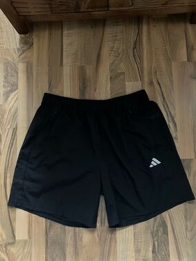 Adidas Elastic drawstring waist AEROREADY black 7” inseam black shorts men’s XL